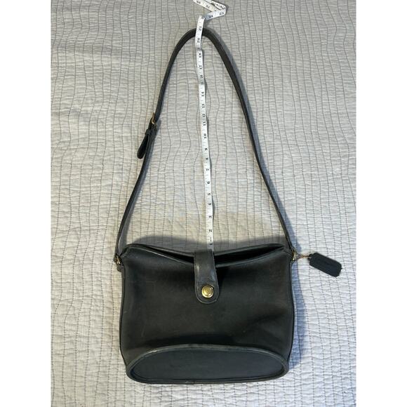 Vintage Coach Binocular Shoulder Bag – Style No. 087-2045 – Black Leather - Picture 3 of 16